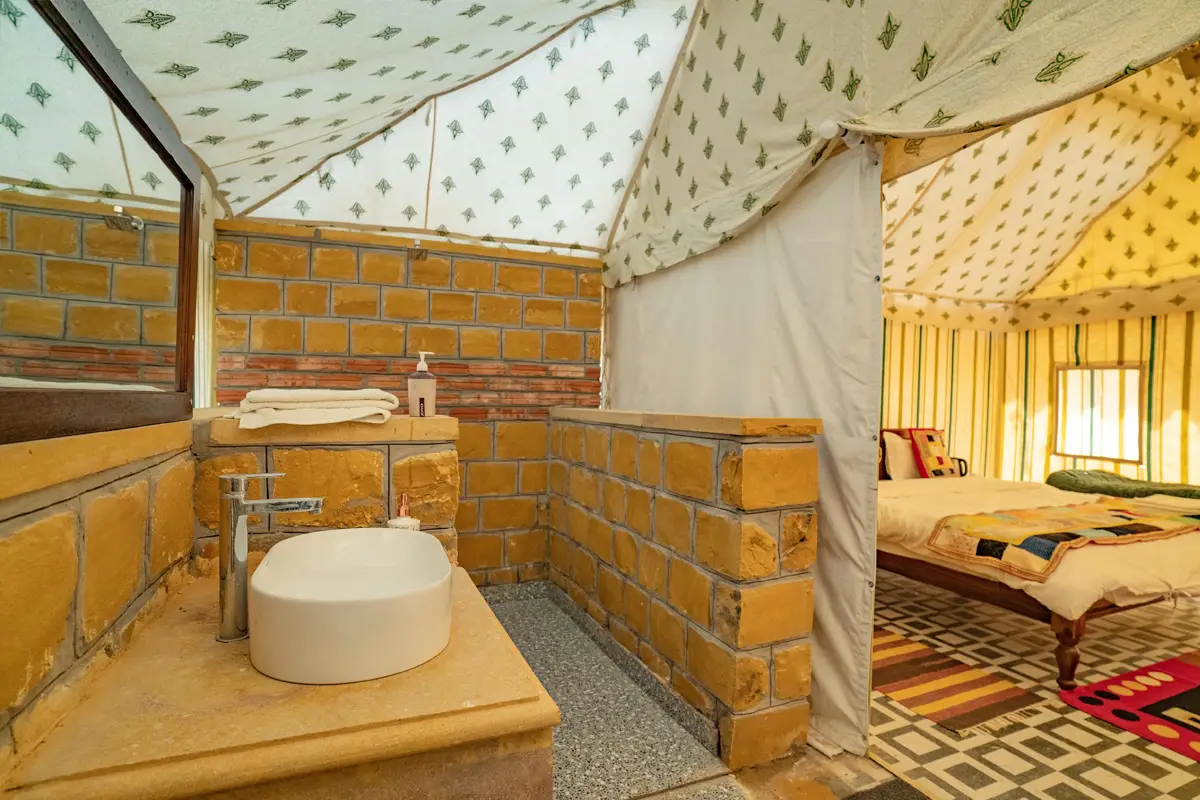 bathroom-swiss-tent